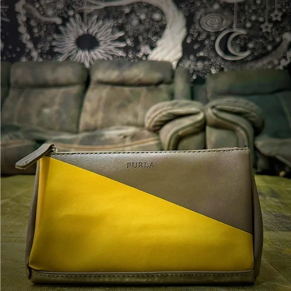 Furla Two-Tone Yellow and Gray Cosmetic Bag Furla Eva Air bag - Picture 15 of 15